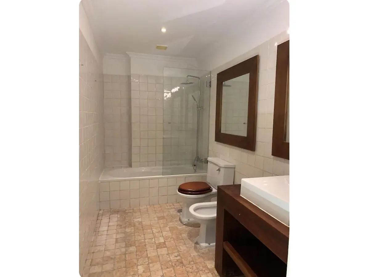 Charming 4 Bedroom Apartment In Chiado Lisbon