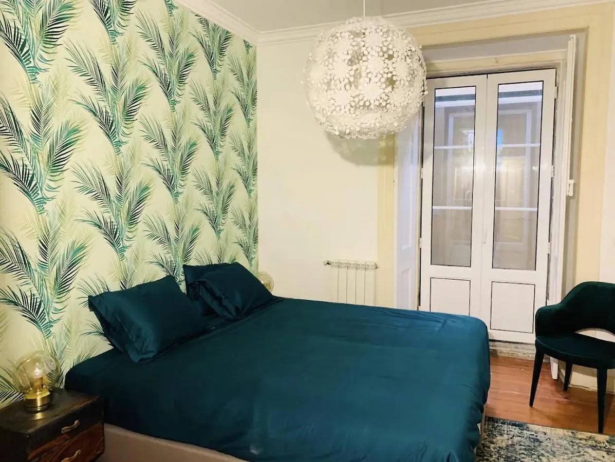 Charming 4 Bedroom Apartment In Chiado Lisbon